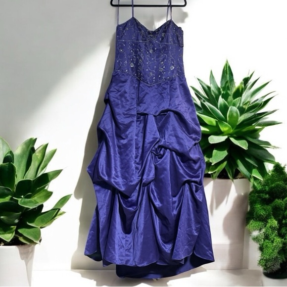 Purple formal 19/20 xxl beaded bodice ruched full skirt strapless prom ball gown - Picture 1 of 7